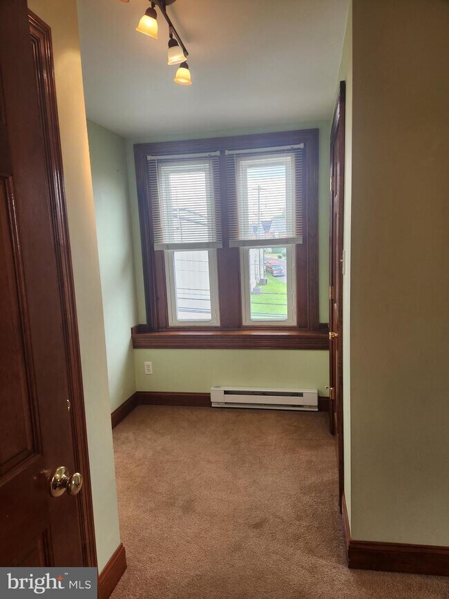 Building Photo - 153 2nd Ave