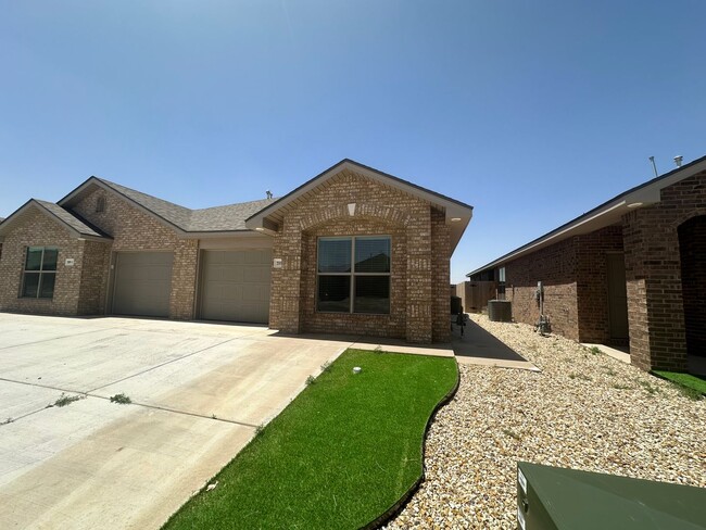 Primary Photo - Stylish and Modern 3-Bedroom Duplex for Re...