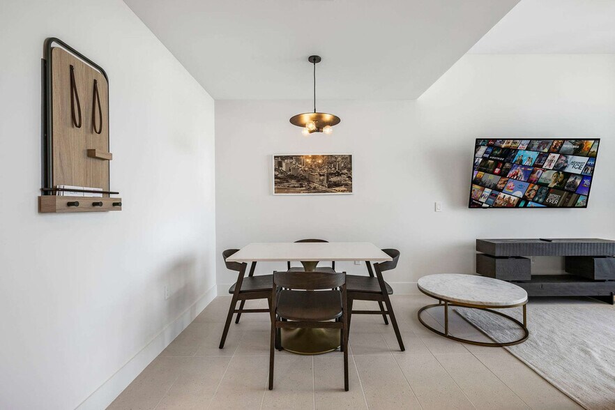 Building Photo - 159 NE 6th St