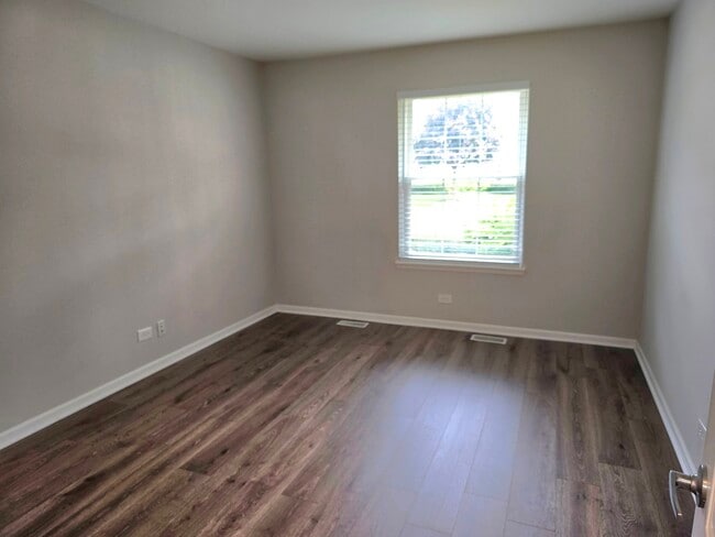 Building Photo - 349 Newgate Ct