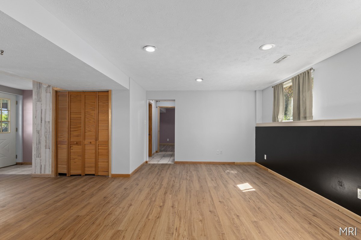 Building Photo - 301 Stadium Dr