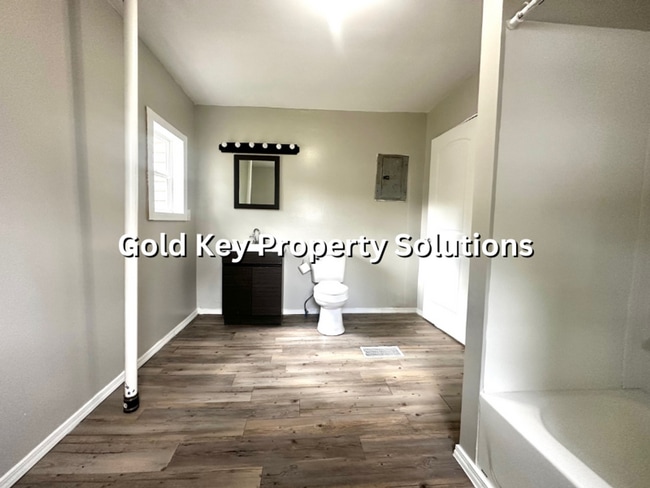 Building Photo - COMING SOON!! Updated 2BR / 1BR Single Fam...