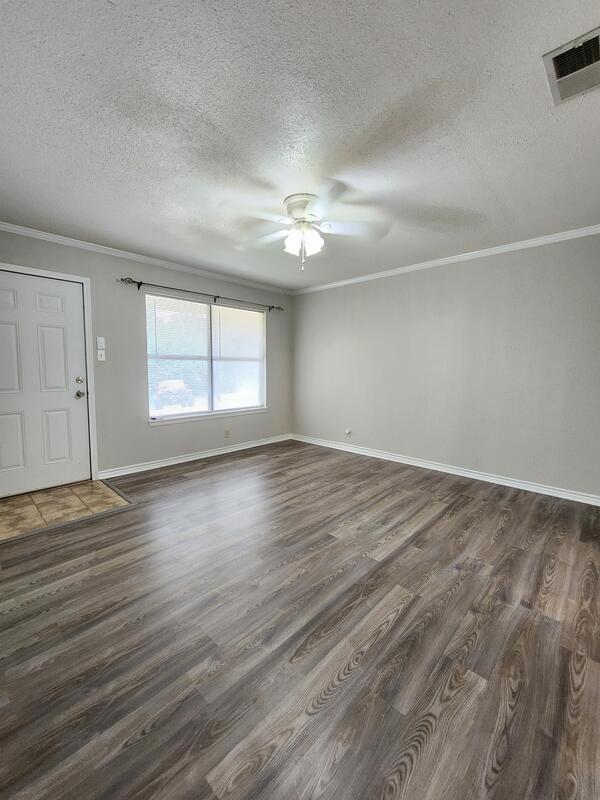 Building Photo - 111 Crepe Myrtle Rd