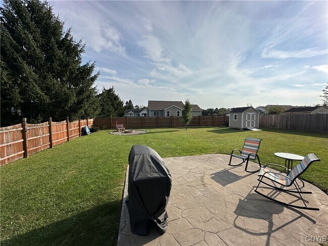 Building Photo - 737 Sleepy Hollow Rd