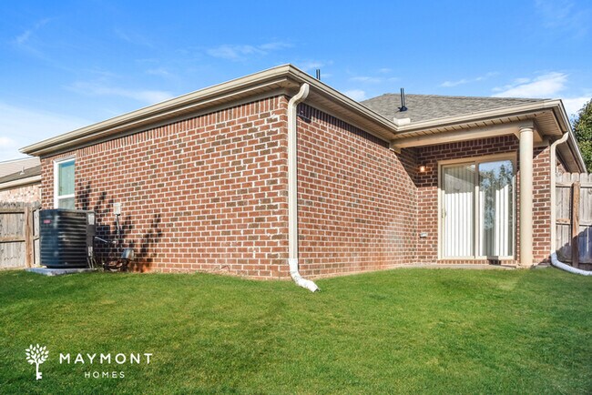 Building Photo - Beautiful 3 Bedroom Home