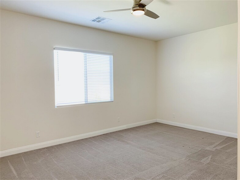 Building Photo - 4538 Herbert River Ave