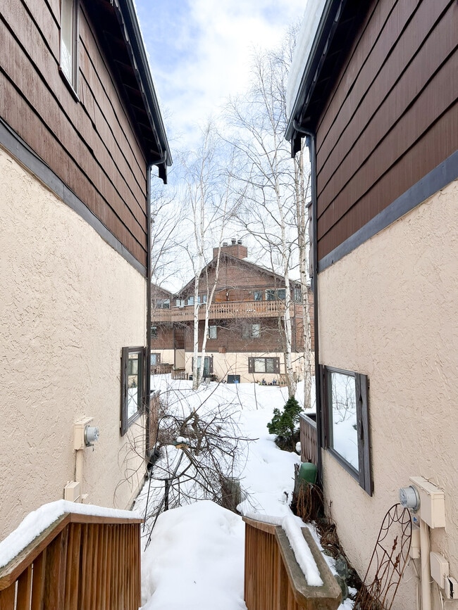 Building Photo - 4714 Mills Dr