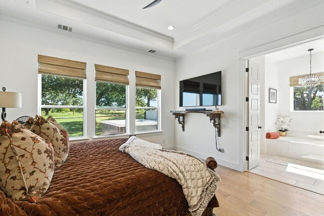 Building Photo - Stunning 5 bedroom horse property coming soon!