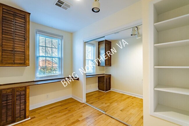 Building Photo - 4701 31st St S