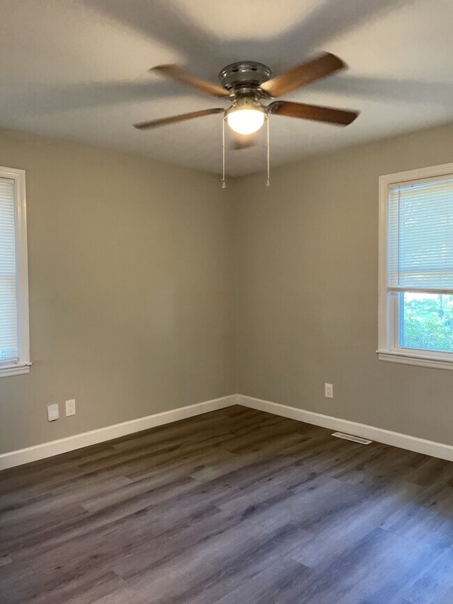 Building Photo - 113 Owens Cir