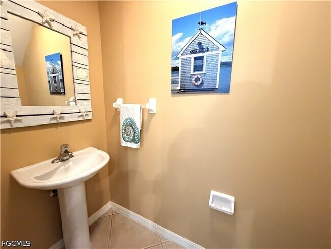 Building Photo - 8311 Village Edge Cir