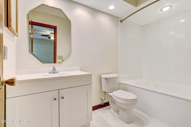 Building Photo - 12015 Cobblewood Ln N