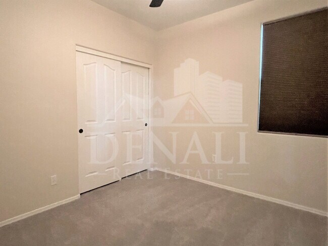 Building Photo - 30204 N 73rd Ave