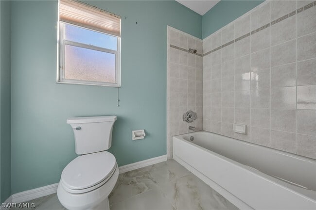 Building Photo - 128 Heritage Way