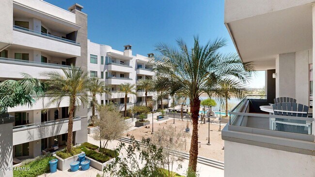 Building Photo - 945 E Playa Del Norte Dr
