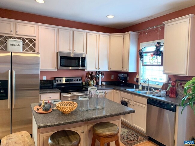 Building Photo - 112 Old Fifth Cir