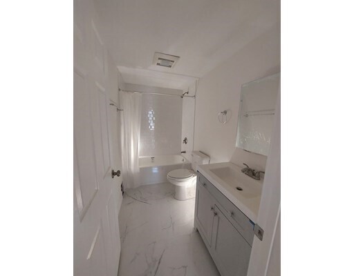 Building Photo - 11 Groveland St