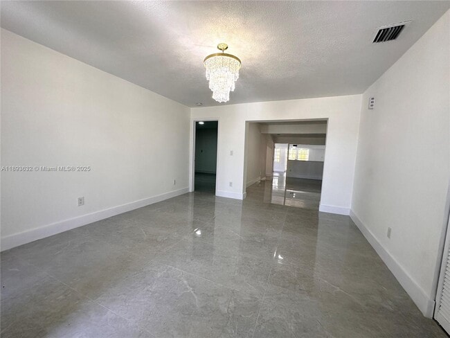 Building Photo - 3952 SW 136th Ave