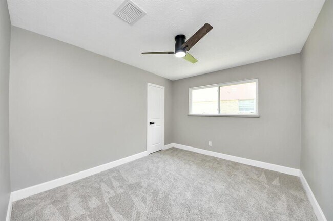 Building Photo - 14223 Ella Lee Ln