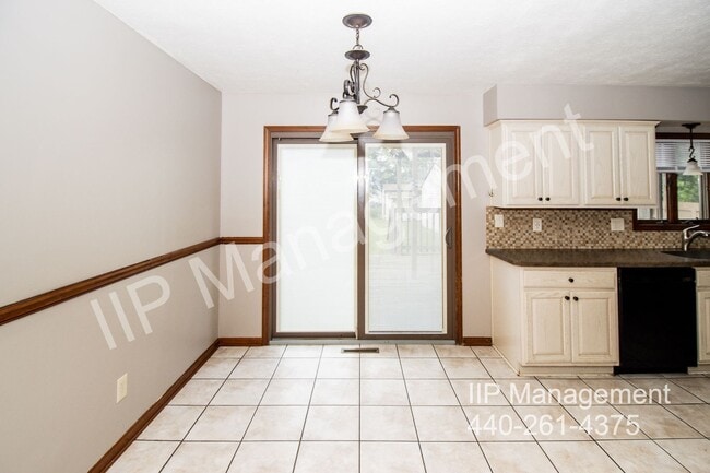Building Photo - 840 E 332nd St