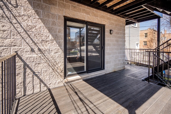 Building Photo - 6543 S Ingleside Ave