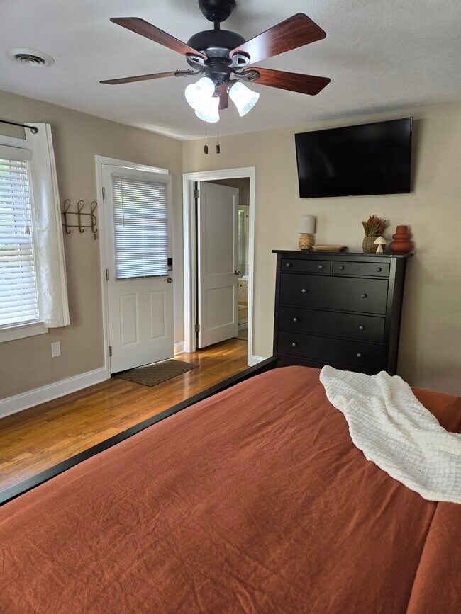 Building Photo - 487 Kentucky Ave