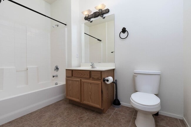 Building Photo - 2BR/2BA Condo on Second Floor with Balcony, In-Unit Laundry, Pool & Spa