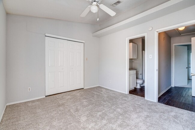 Building Photo - 1830 River Crossing Cir