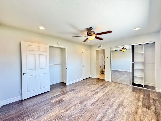 Building Photo - Beautiful 5B/2.5BA Home With Office Locate...