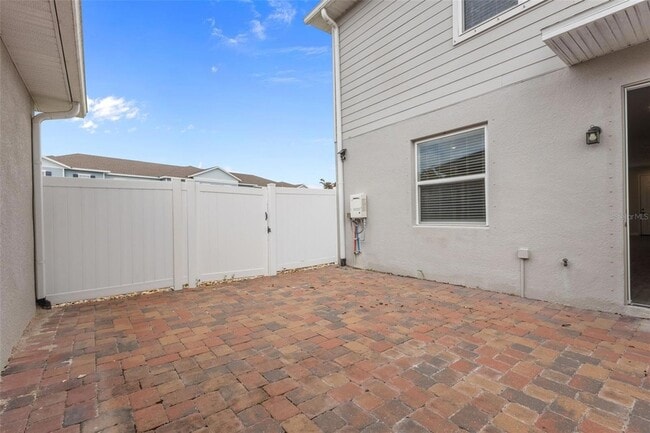 Building Photo - 15384 Caravan Ave