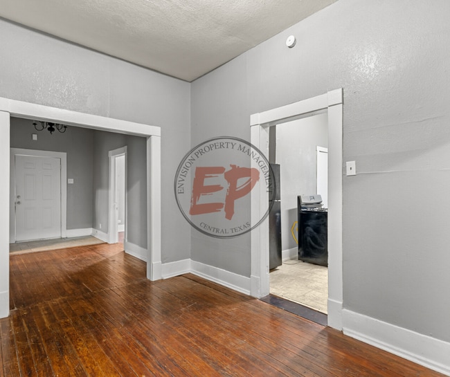 Building Photo - 423 Sherman St