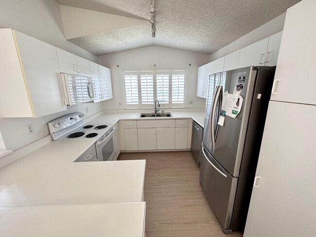 Building Photo - For Rent - [The Arbors] 91-1131 Laaulu St. #11C, Ewa Beach, HI 96706