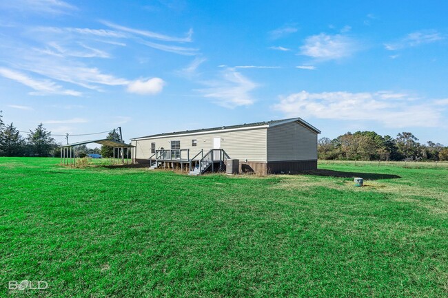 Building Photo - Country LIving!!