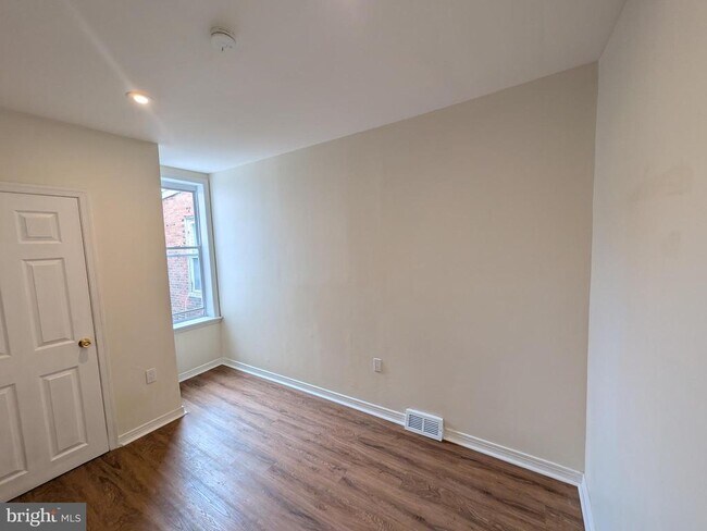 Building Photo - 5609 Walton Ave