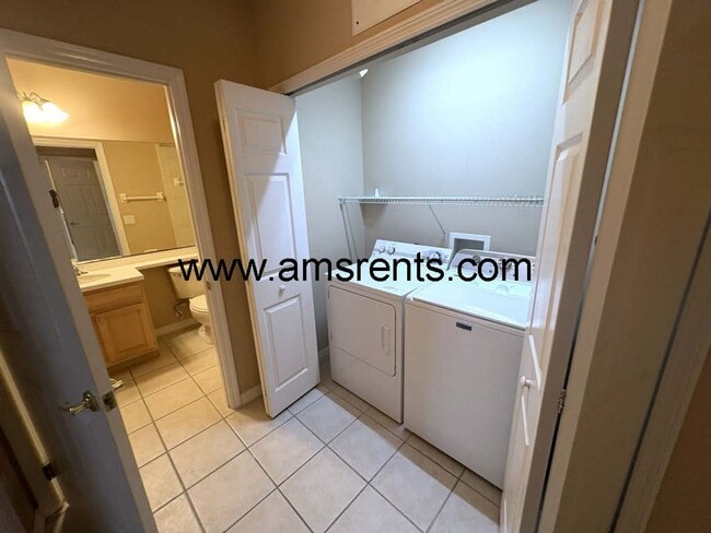 Building Photo - Spacious 2 bedroom 2 bath Condo in North Shore at Lake Hart