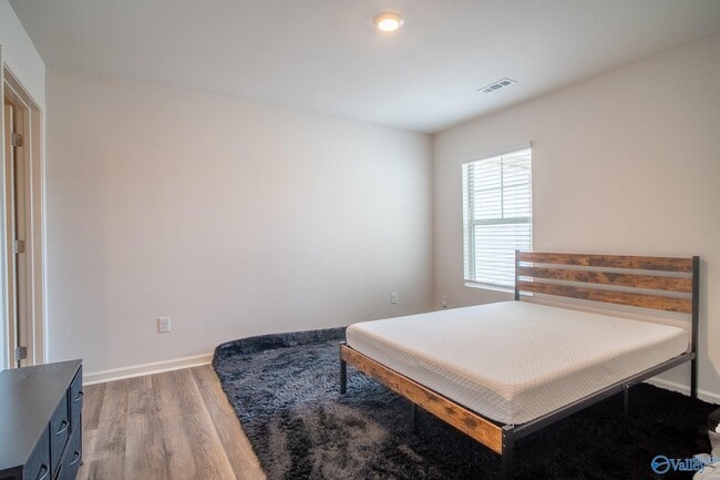 Building Photo - 217 Bay Pine Dr