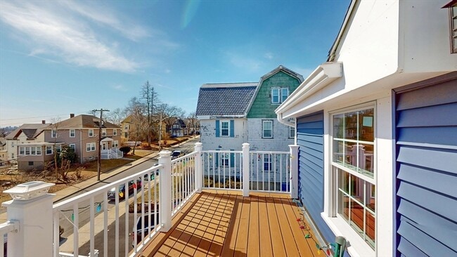 Building Photo - 48 Rockwell St