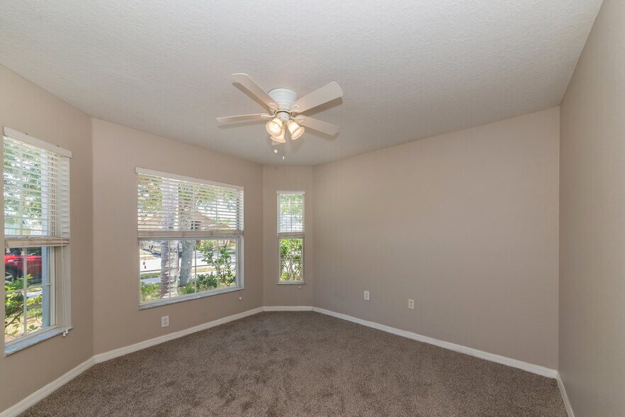 Building Photo - 1609 Carson White Ln