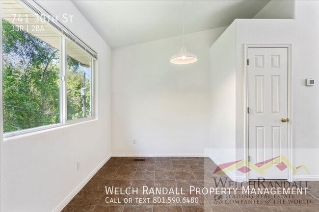 Building Photo - 741 30th St
