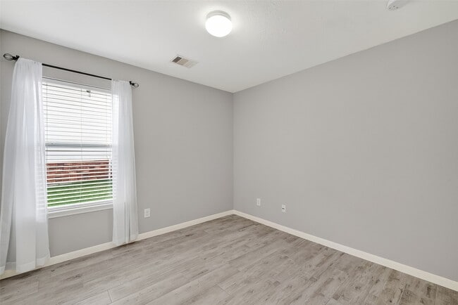 Building Photo - 20610 Moonrise River Ln