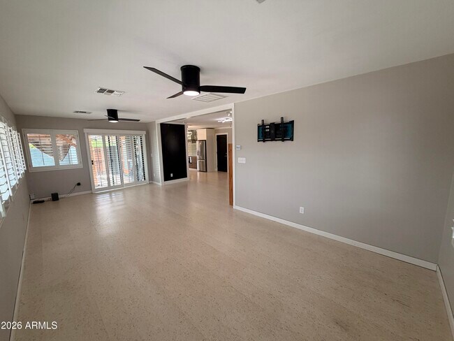 Building Photo - 13139 W Seville Dr