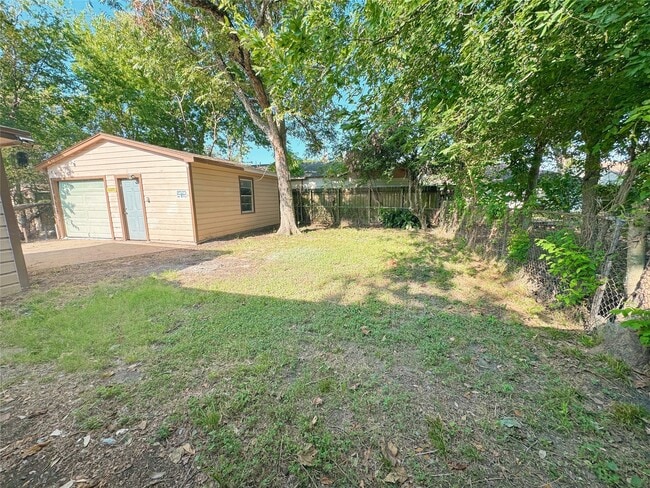 Building Photo - 6710 England St