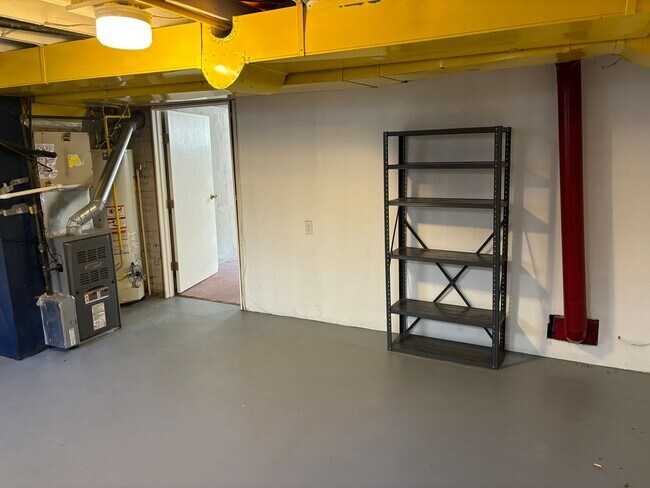 Building Photo - Beautiful 3 bedroom home