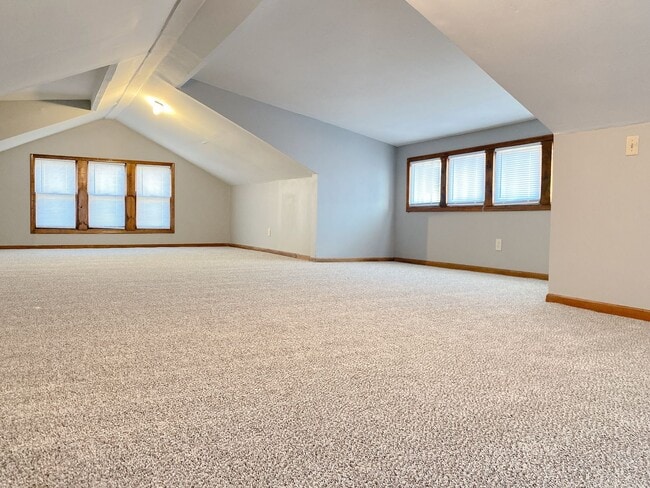 Building Photo - 2436 Laurel Ave N