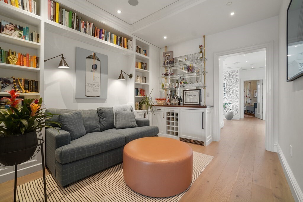 Building Photo - 32 Derne St