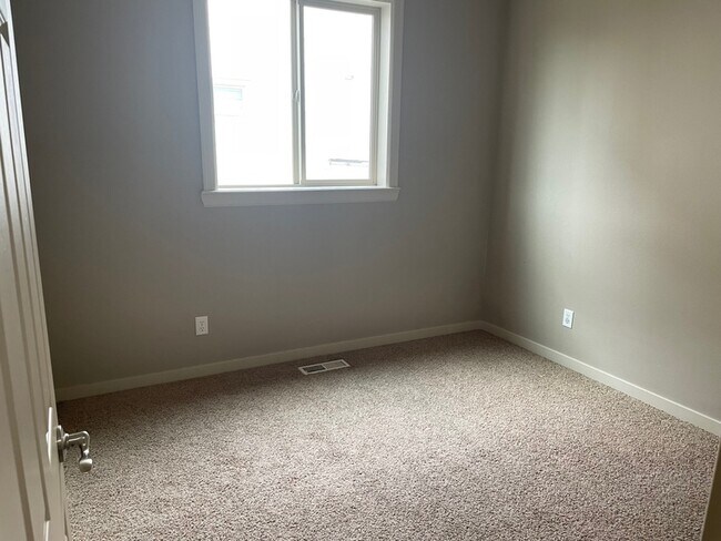 Building Photo - 2175 Mayfly St
