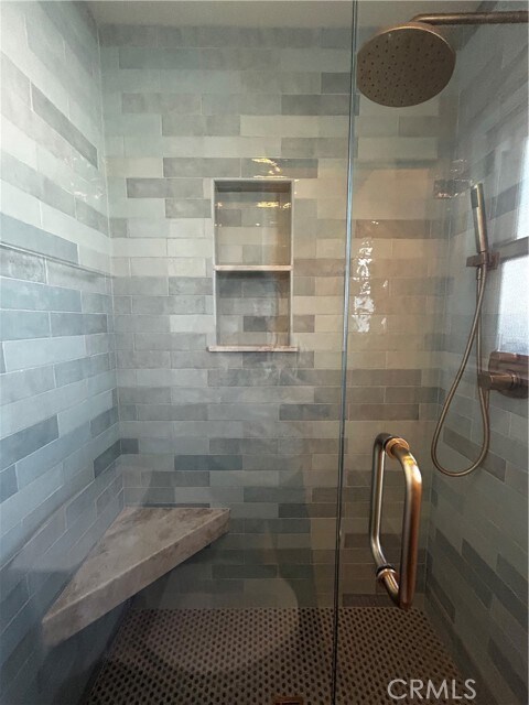 Building Photo - 717 Serpentine Dr