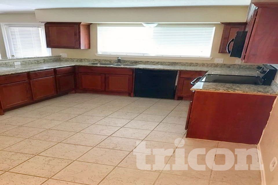 Building Photo - 7318 Foxway Ln