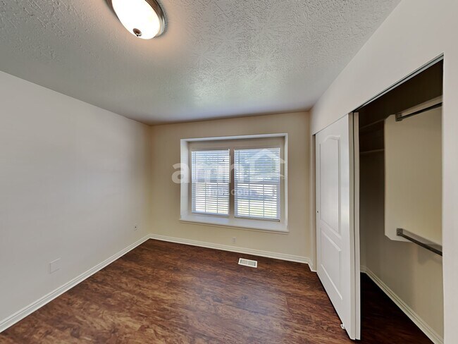 Building Photo - 2362 S 50 E