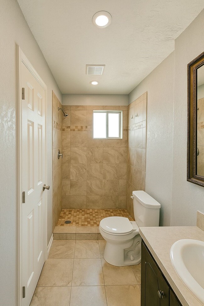 Building Photo - 1102 Ann St